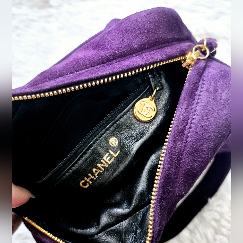 Vintage CHANEL Matelasse Velvet Purple Handbag - Picture 8 of 11